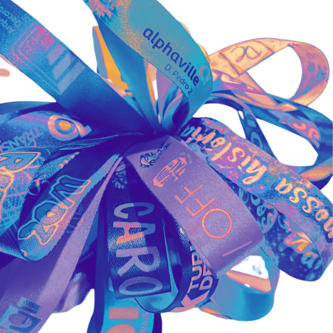 Cordões e pulseiras personalizados